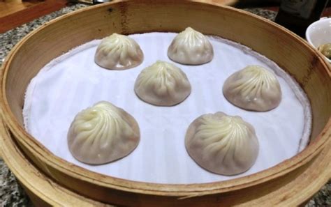  Taizhou Xiaolongbao – En djupt Umami-Fylld Smörgåsbord av Textur och Smak!