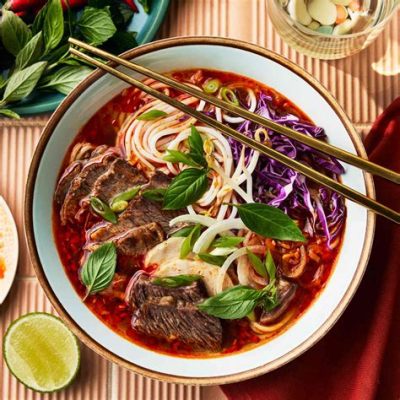  Bún bò Huế! En ljuvlig och smakrik soppa som värmer själen och får smaklökarna att jubla.