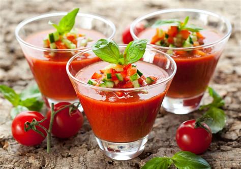  Gazpacho! En Kyl och Fräsch Tomatgryta Perfekt för Solstinna Dagar