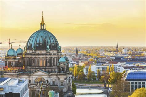  Himmel und Erde - En Smakrik Resa till Berlins Himmelska Höjder!