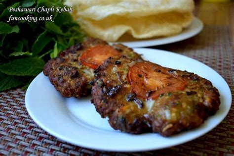  Peshawari Chapli Kebab – En smaskig blandning av kryddade köttbullar och aromatiskt naanbröd!