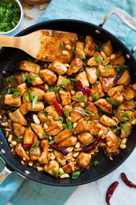  Sichuan Kung Pao Kyckling med Cashewnötter: En Sprisande Uddare av Kryddiga Smaker och Knapriga Texturer!