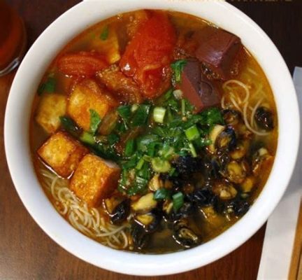   Spicy Snail Noodle Soup: Enticing Umami Flavors Dance on Your Tongue with Every Slippery Slurp!